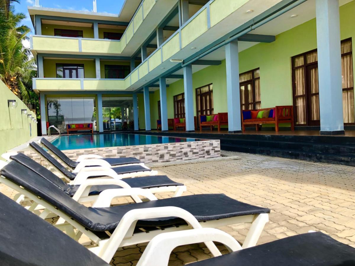 Serenade Beach Hotel Hikkaduwa Exterior foto