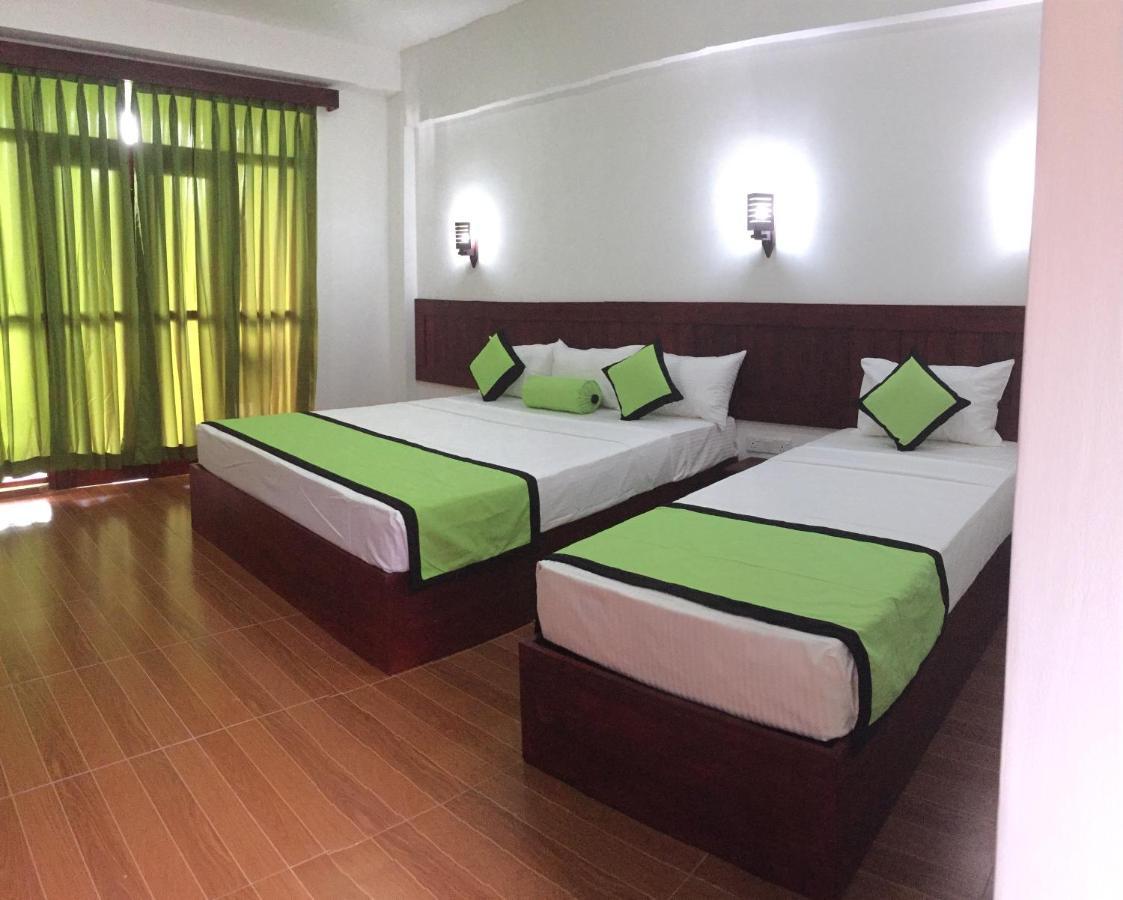 Serenade Beach Hotel Hikkaduwa Exterior foto